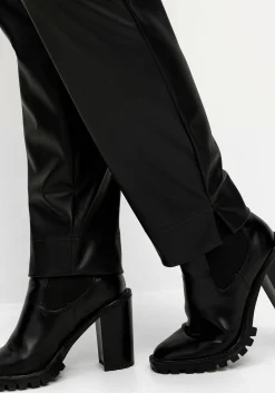 Schmale Hose in Lederoptik, knöchelfreie Länge