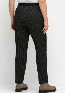 Schmale Hose mit grafischem Muster und Stretchbund