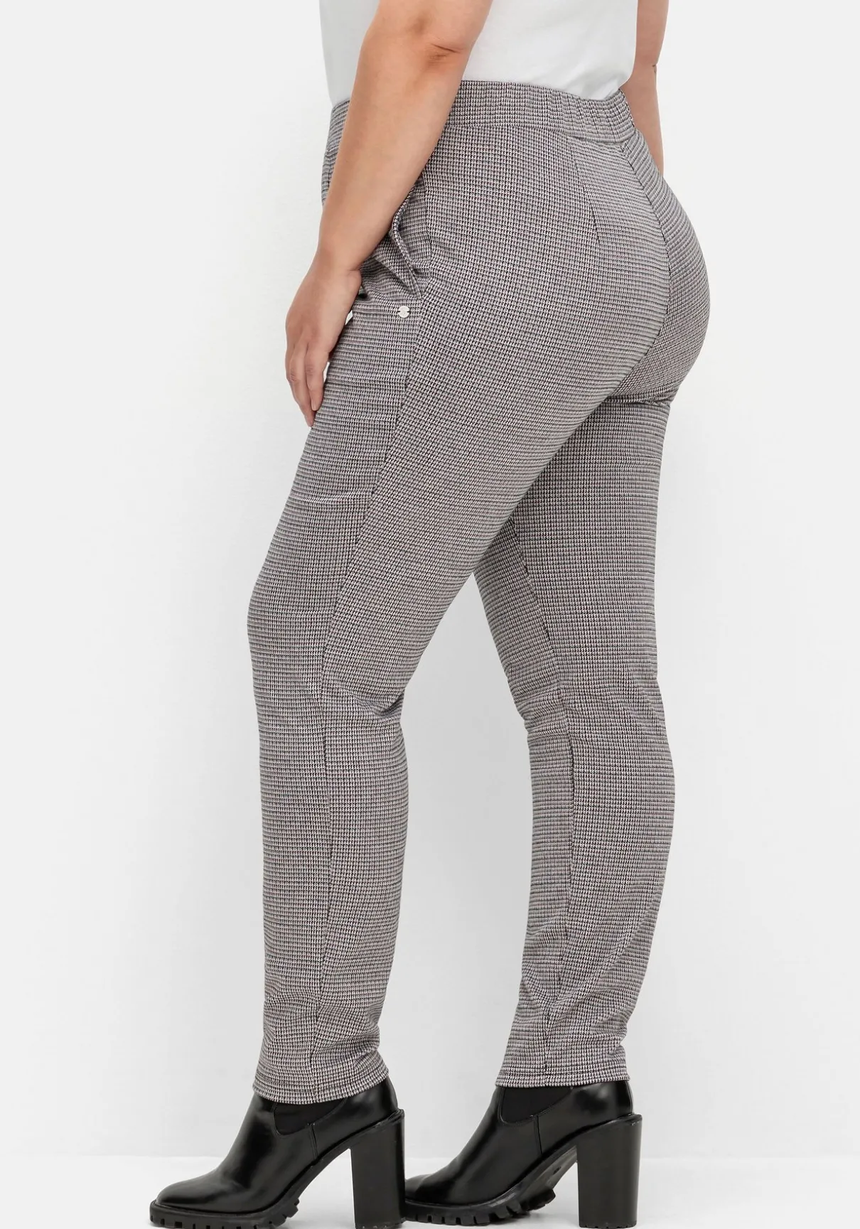 Schmale Hose mit Karomuster und Stretchbund