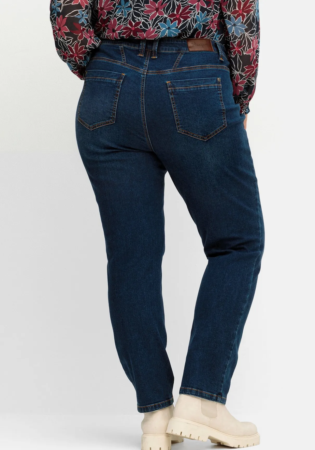 Schmale Jeans in Curvy-Schnitt PIA, in 5-Pocket-Form