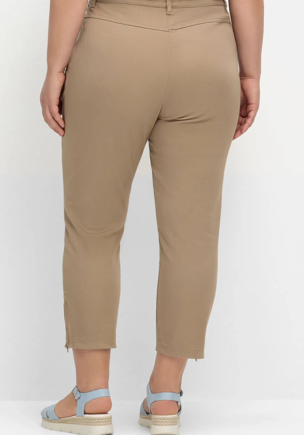 Schmale 7/8-Jeans mit Dehnbund und Zipper am Saum