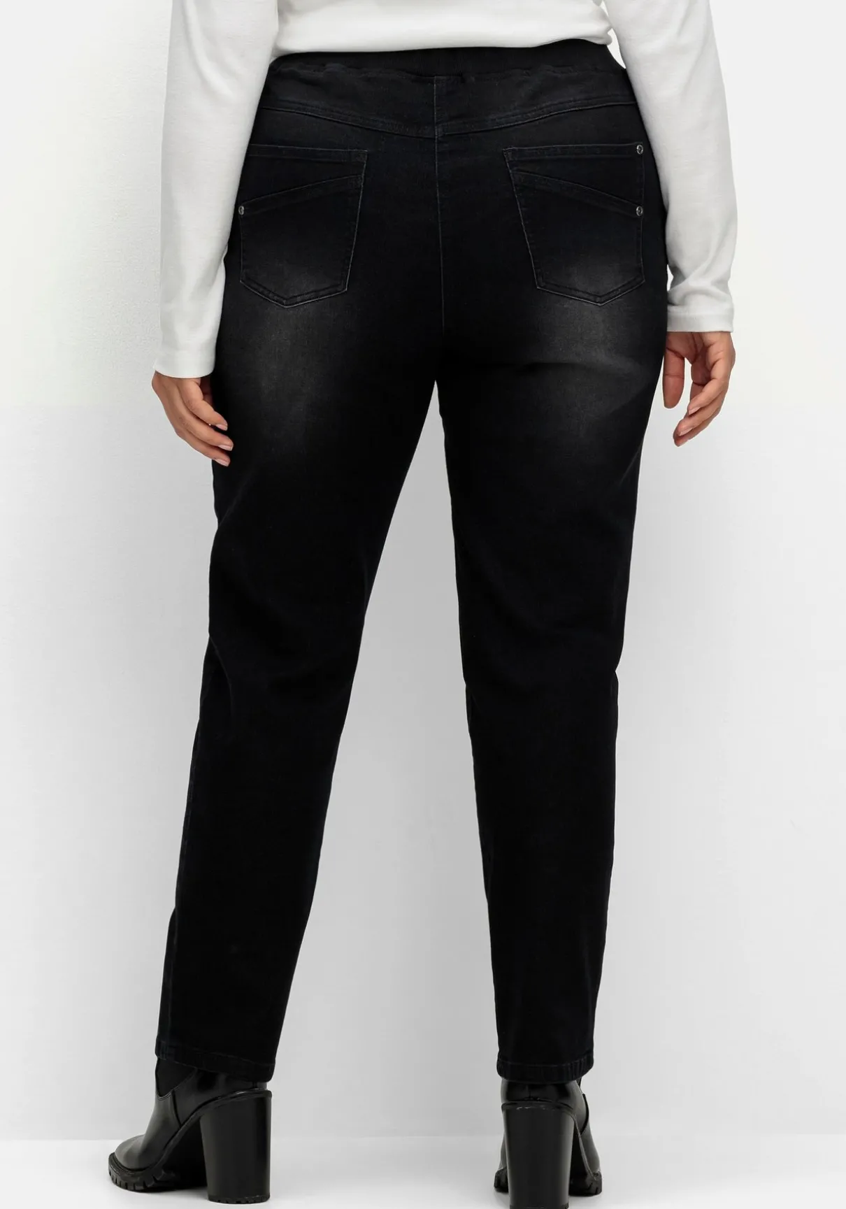 Schmale Jeans mit Rippstrick-Dehnbund