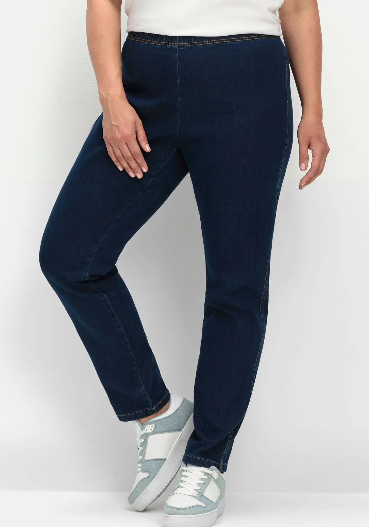 Schmale Jeans mit Stretchbund, ohne Taschen