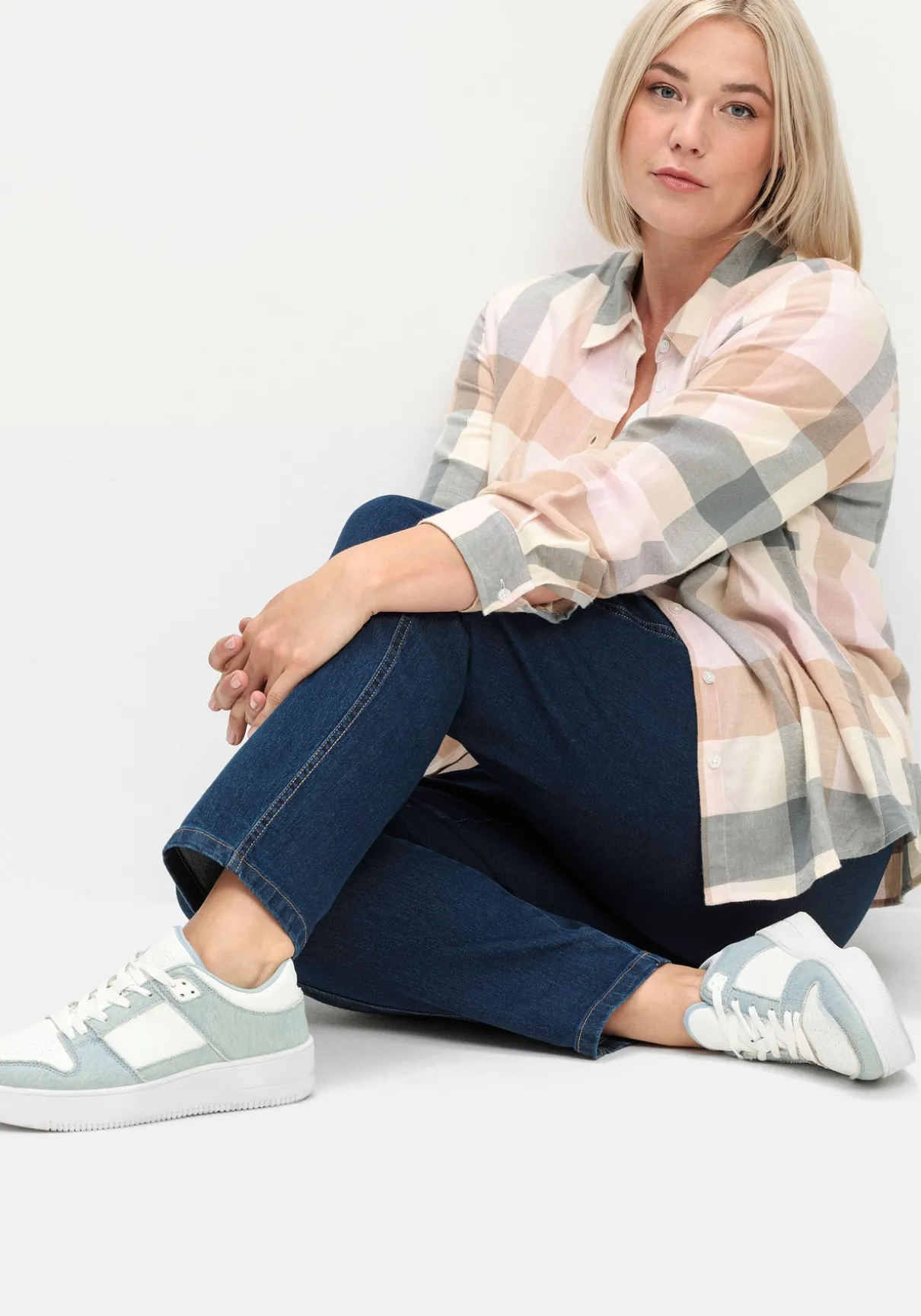 Schmale Jeans mit Stretchbund, ohne Taschen