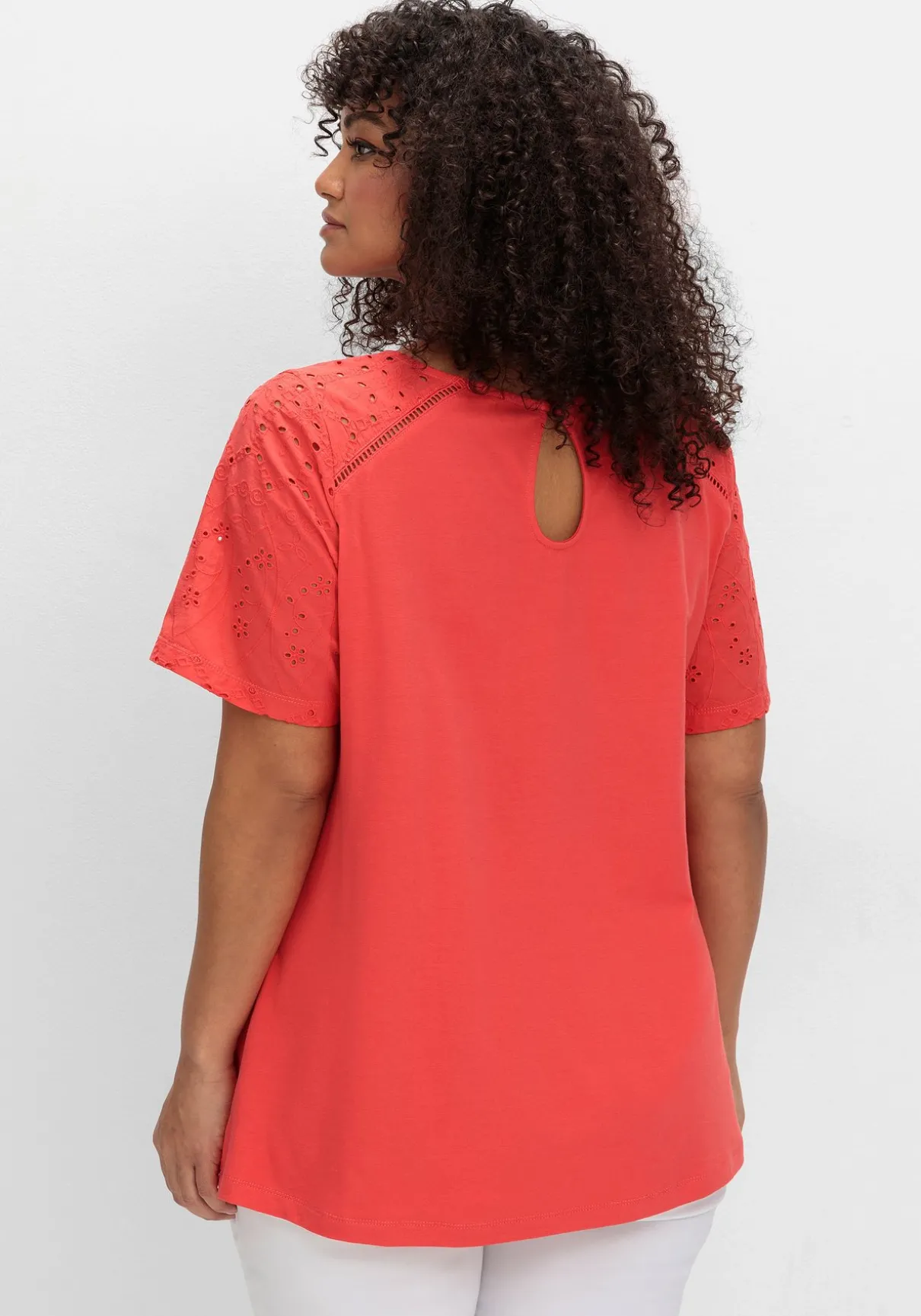 Shirt im Materialmix, mit Lochstickereien