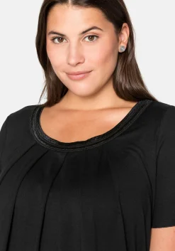 Shirt in A-Linie mit dekorativer Blende, aus Viskose-Jersey