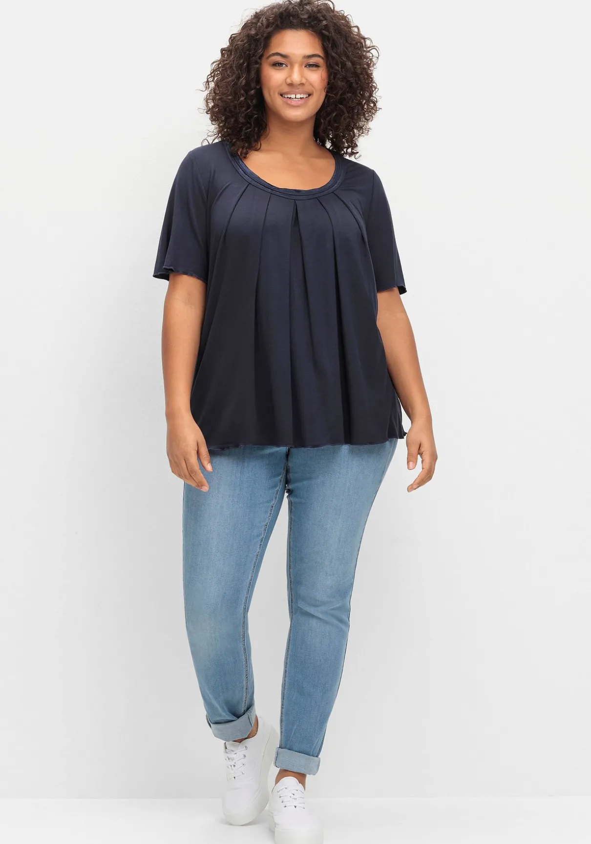 Shirt in A-Linie mit dekorativer Blende, aus Viskose-Jersey