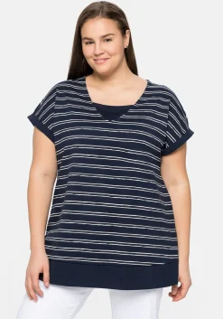 Shirt in Layeroptik, mit dezenten Streifen