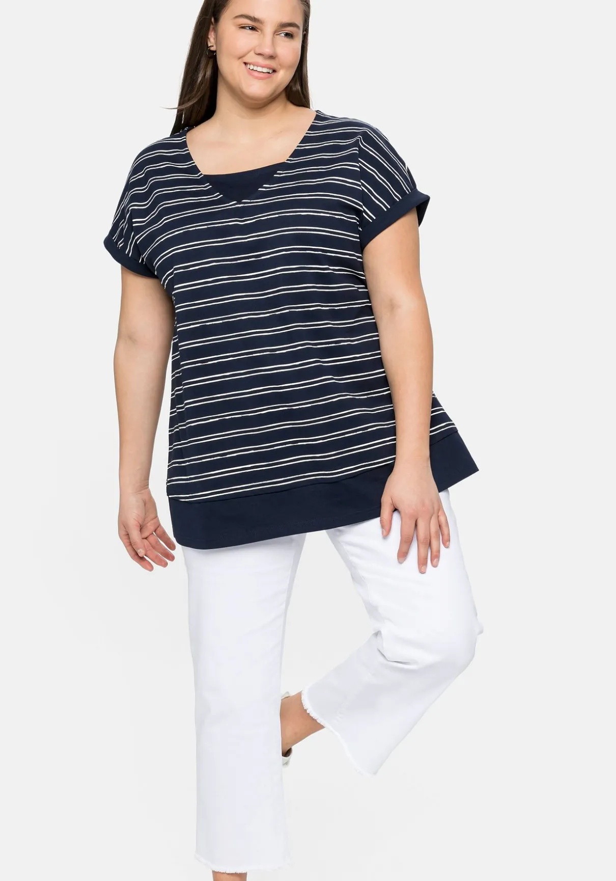 Shirt in Layeroptik, mit dezenten Streifen