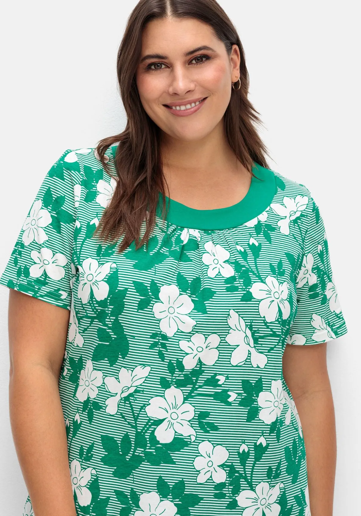 Shirt in leichter A-Linie, mit Blumendruck und Streifen