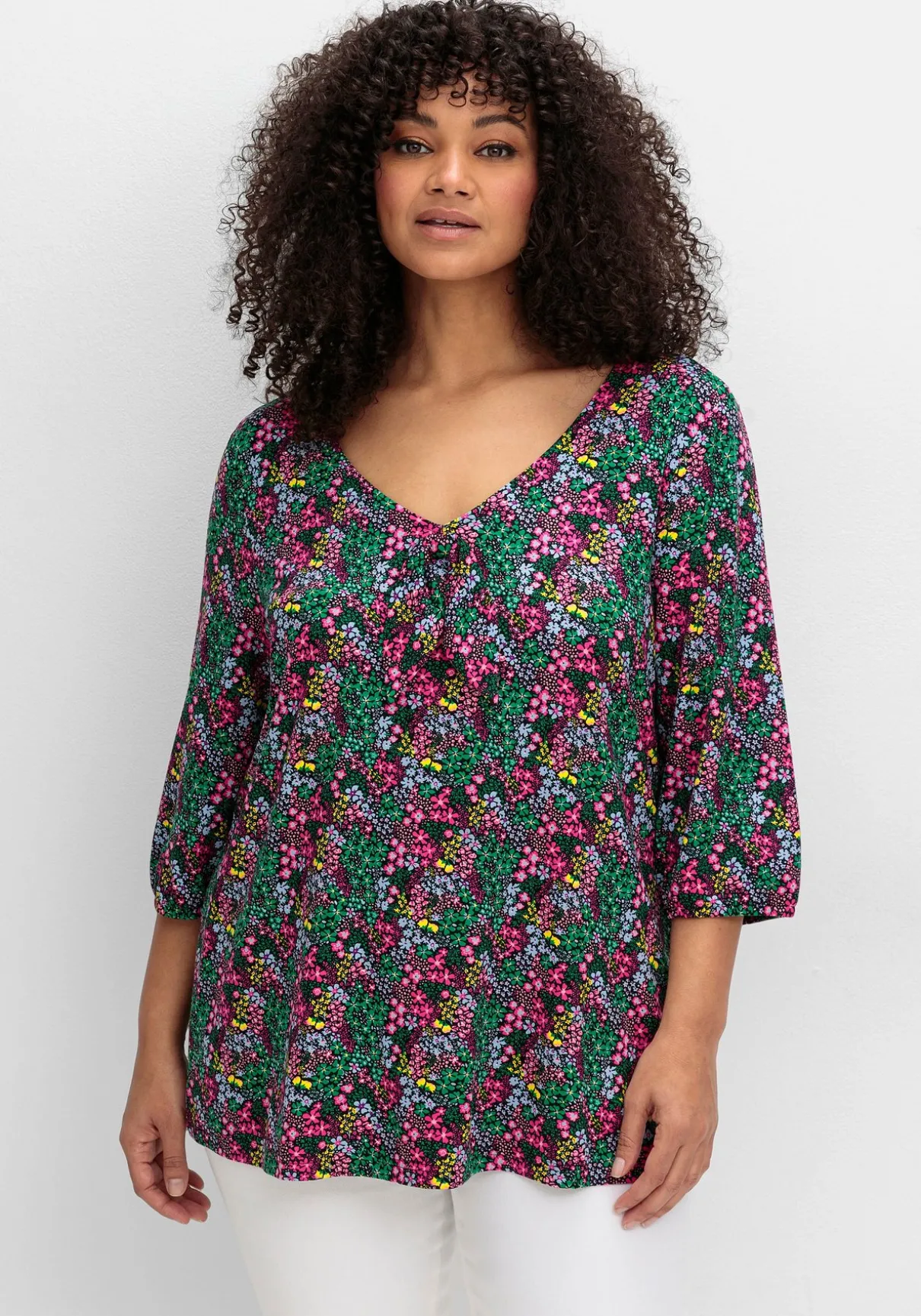 Shirt mit Allover-Blumendruck und tiefem Ausschnitt