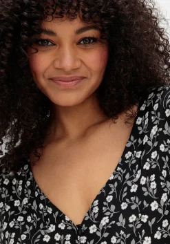 Shirt mit Blümchenprint und Knopfleiste