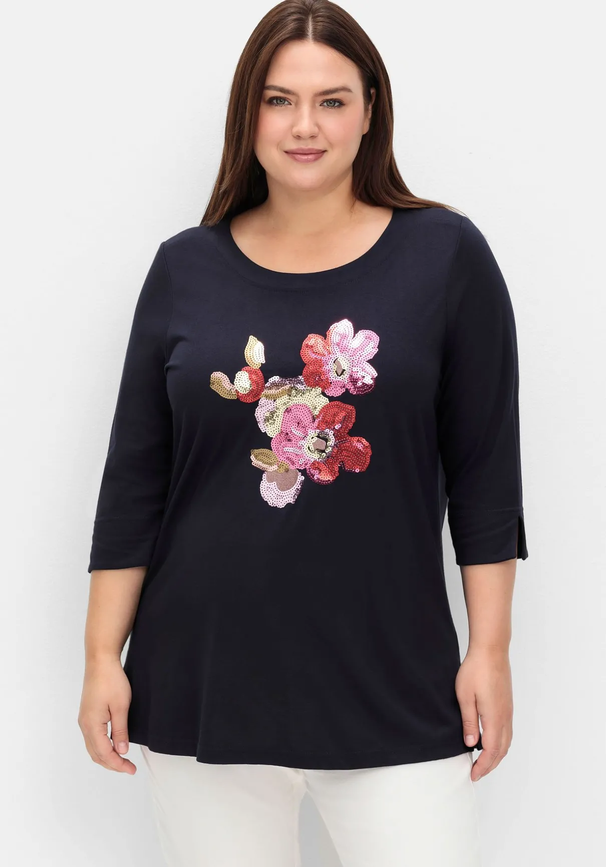 Shirt mit Blumenstickerei aus Pailletten