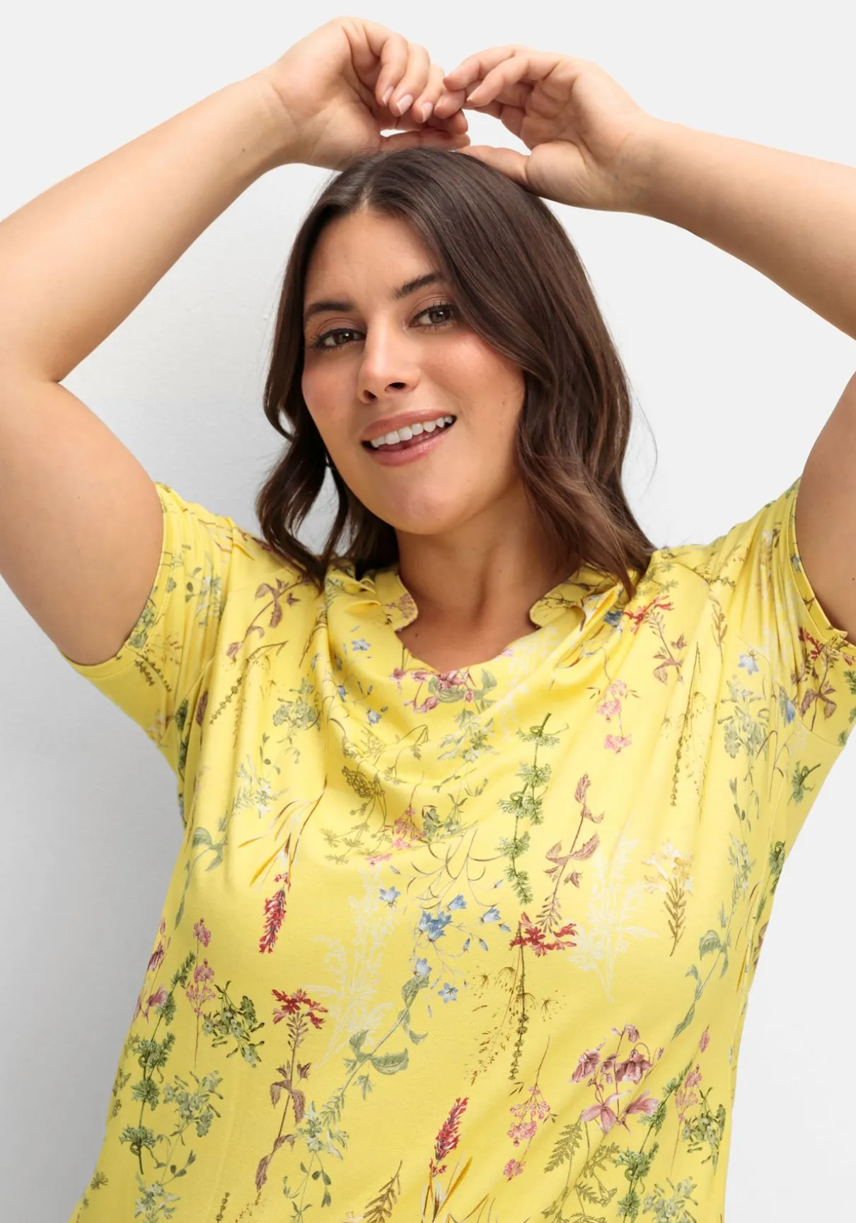 Shirt mit Faltenpartie am Stehkragen