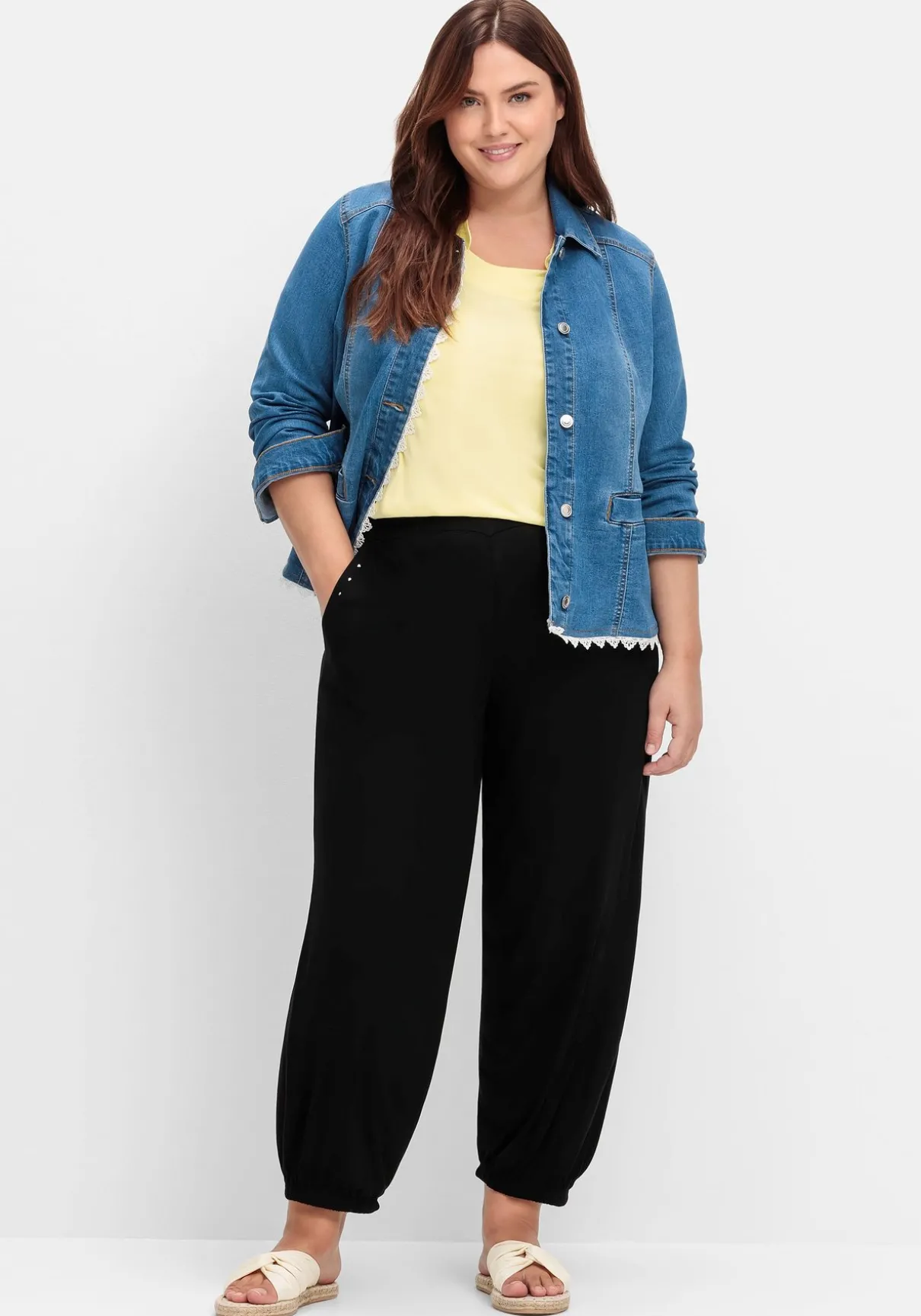 Shirt mit Faltenpartie am Stehkragen