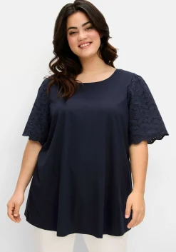 Shirt mit Flügelärmeln aus Lochspitze