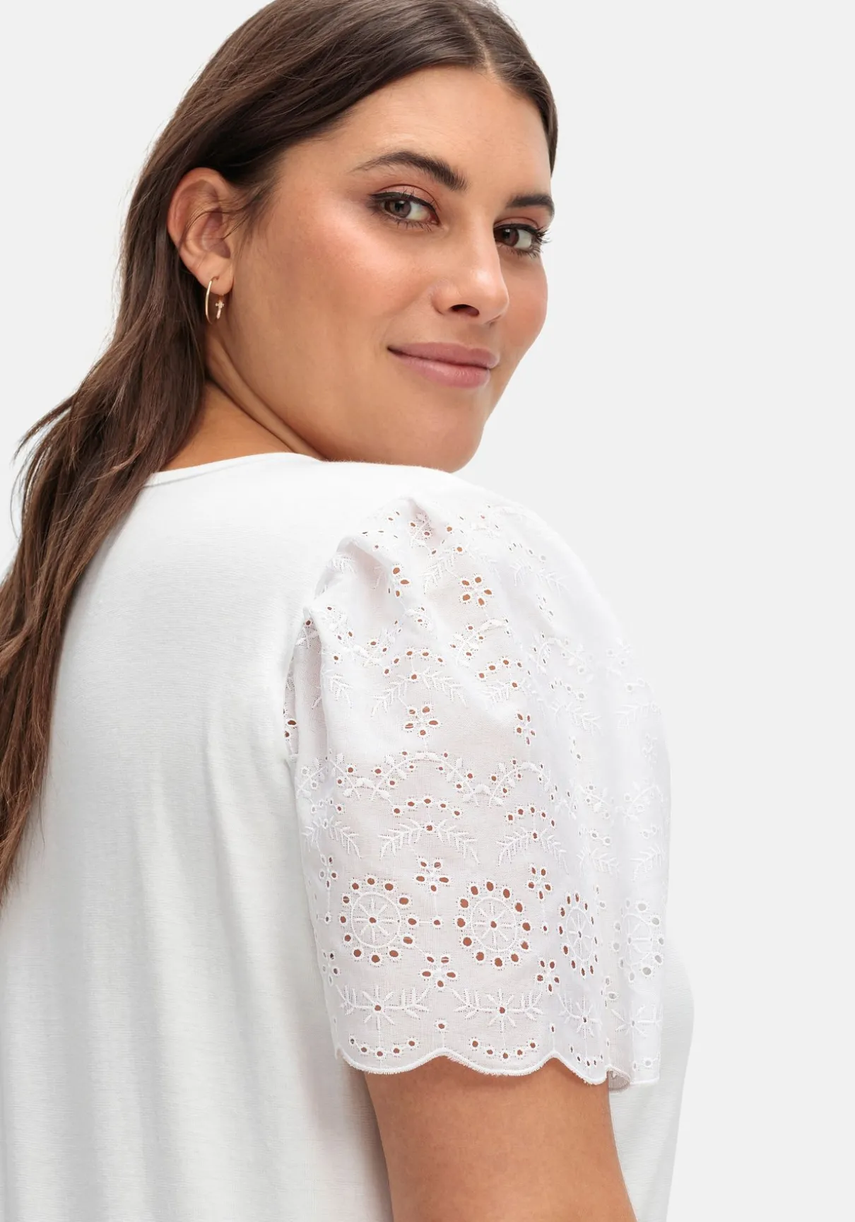 Shirt mit Flügelärmeln und Lochstickerei