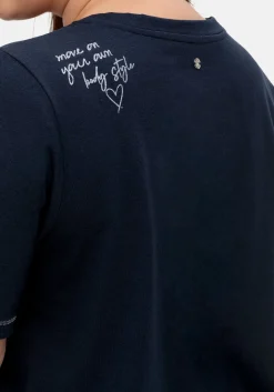 Shirt mit kleinem Glitzerdruck auf der Schulter