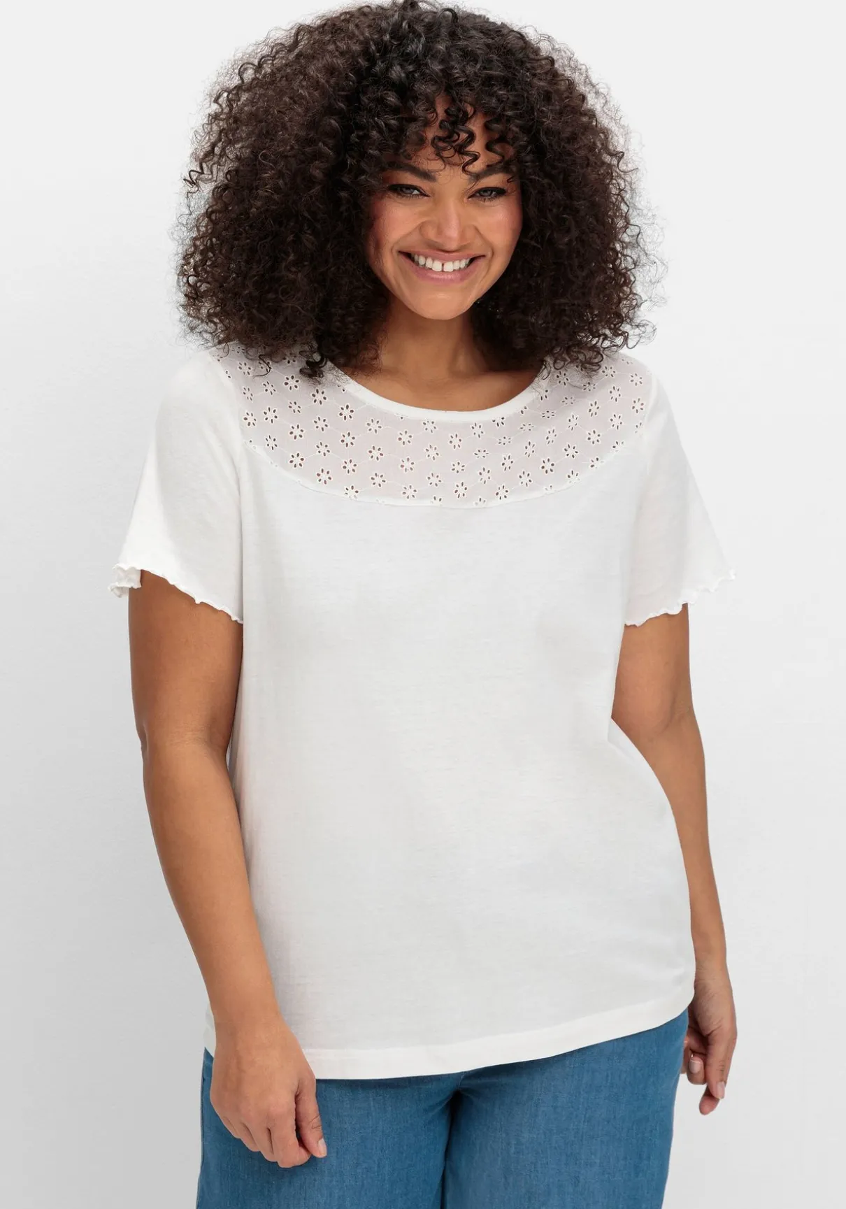 Shirt mit Lochstickerei-Einsatz vorn