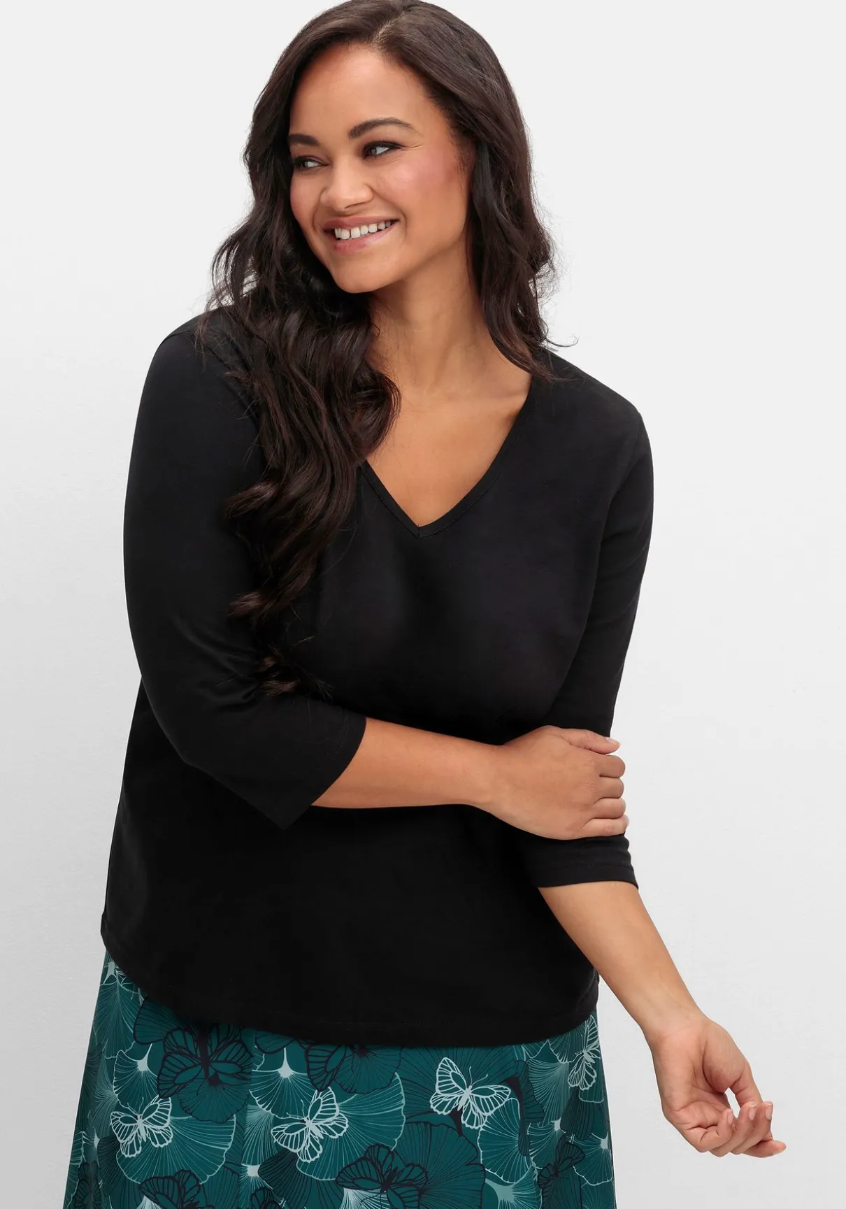 Shirt mit 3/4-Ärmeln und V-Ausschnitt