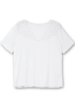 Shirt mit Spitze an V-Ausschnitt und Schulterbereich