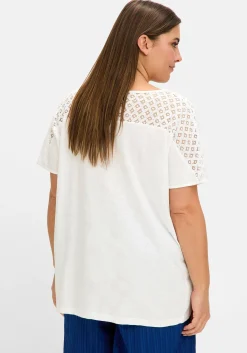 Shirt mit Spitze und V-Ausschnitt, aus Flammgarnjersey