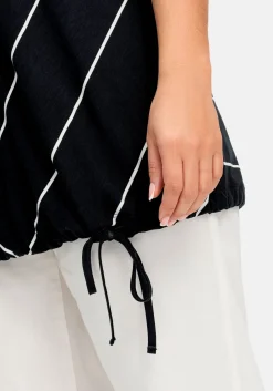Shirt mit Streifen und Bindeband am Saum