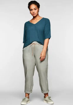 Shirt mit V-Ausschnitt, in Oversized-Form