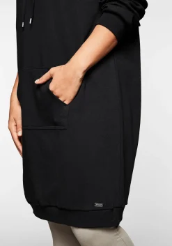 Shirtkleid mit Kapuze und Kängurutasche