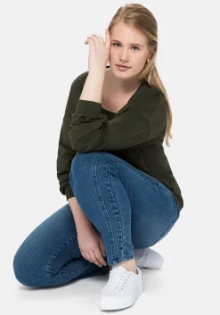 Slim Jeans mit vorverlegter Teilungsnaht