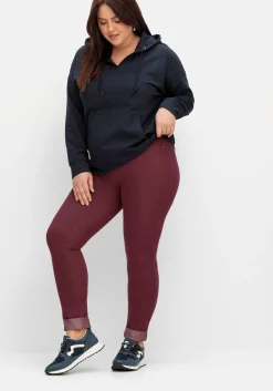 Sneaker mit Details in Glanz- und Veloursoptik