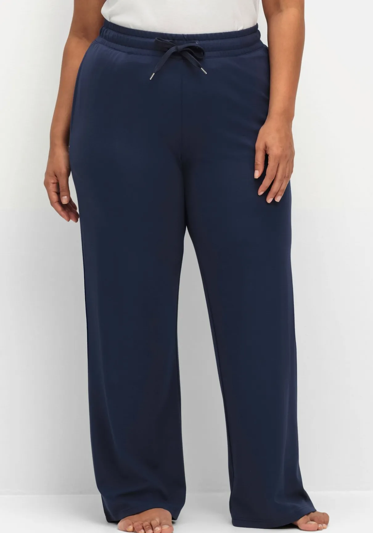 Sporthose aus Funktionsmaterial, mit Gummibund