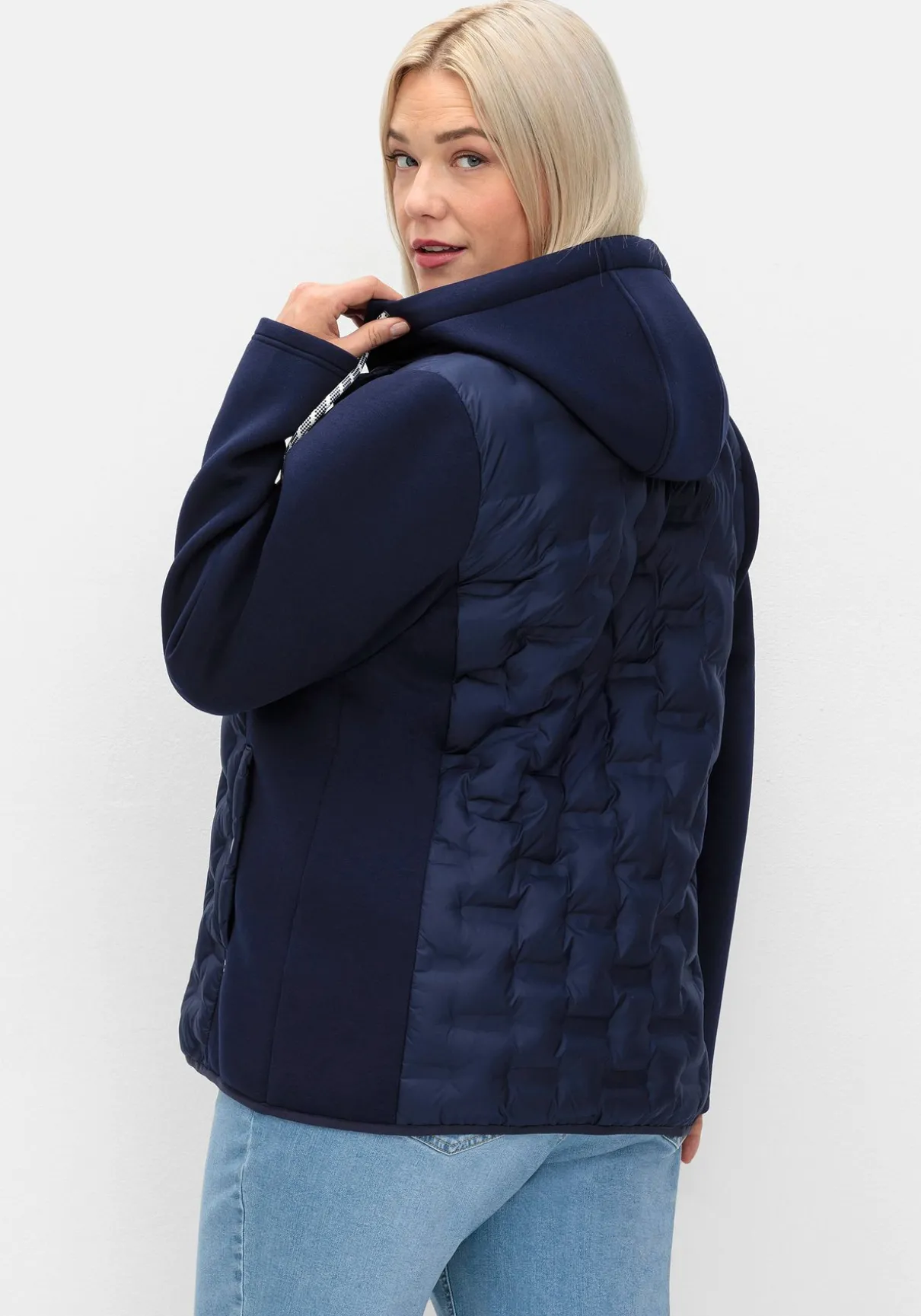 Steppjacke im Materialmix, mit Kapuze