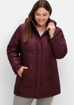Steppjacke mit abnehmbarer Kapuze