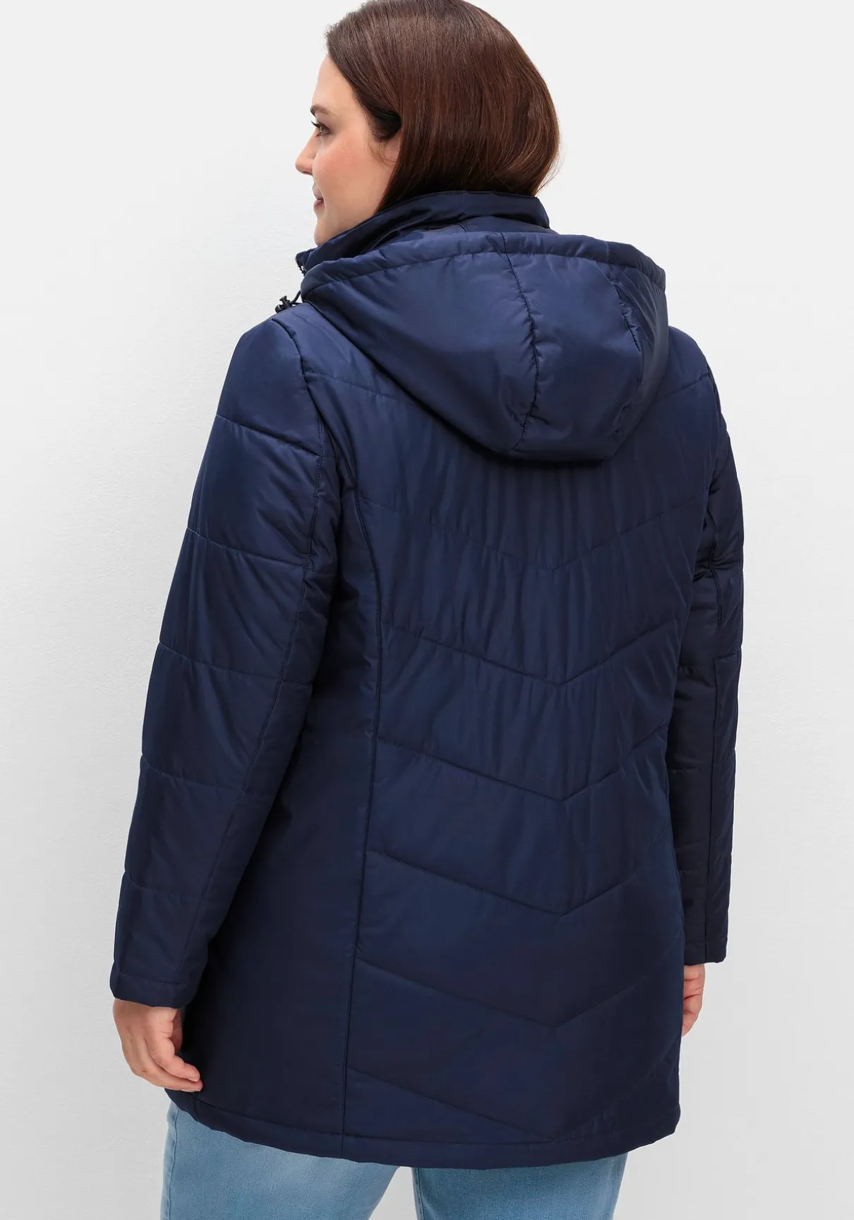 Steppjacke mit abnehmbarer Kapuze