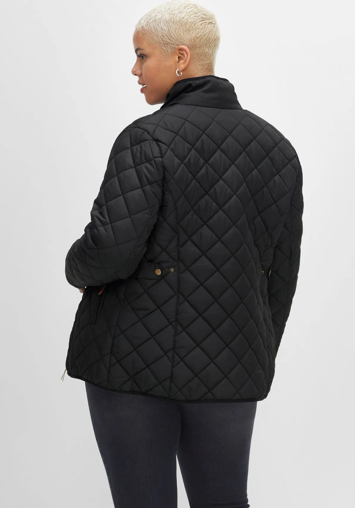 Steppjacke mit hoch schließendem Stehkragen