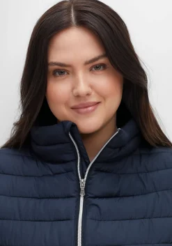 Steppjacke mit Stehkragen und Teilungsnähten