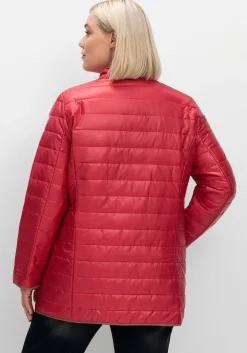 Steppjacke mit Stehkragen und Kontrastdetails