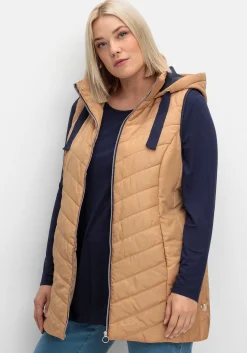 Steppweste mit Kapuze und Kontrastdetails