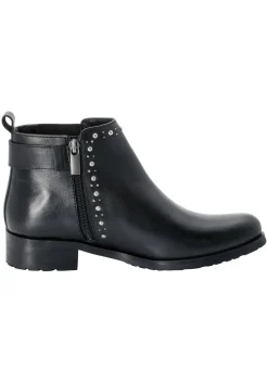Stiefelette aus Leder mit Nietenbesatz