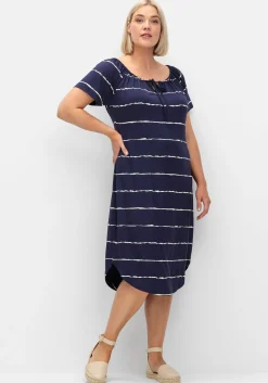 Streifenkleid mit Carmenausschnitt und rundem Saum