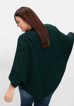 Strickcape im tonigen Schachbrettmuster