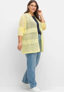 Strickjacke mit Ajourmuster, in offener Form