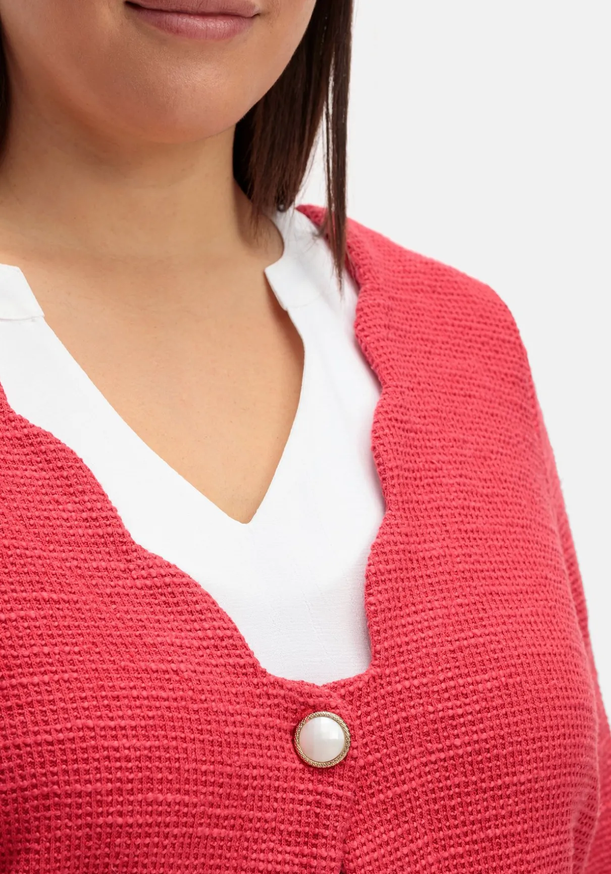 Strickjacke mit Knopfverschluss, aus Bouclé-Qualität