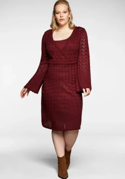 Strickkleid im Ajourmuster und in Wickeloptik