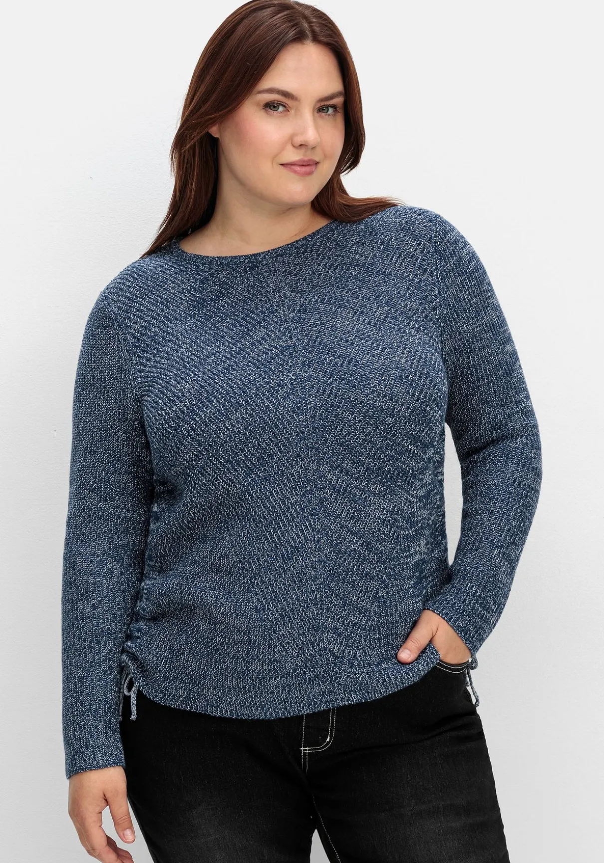 Strickpullover mit Rippmuster und Raffung seitlich