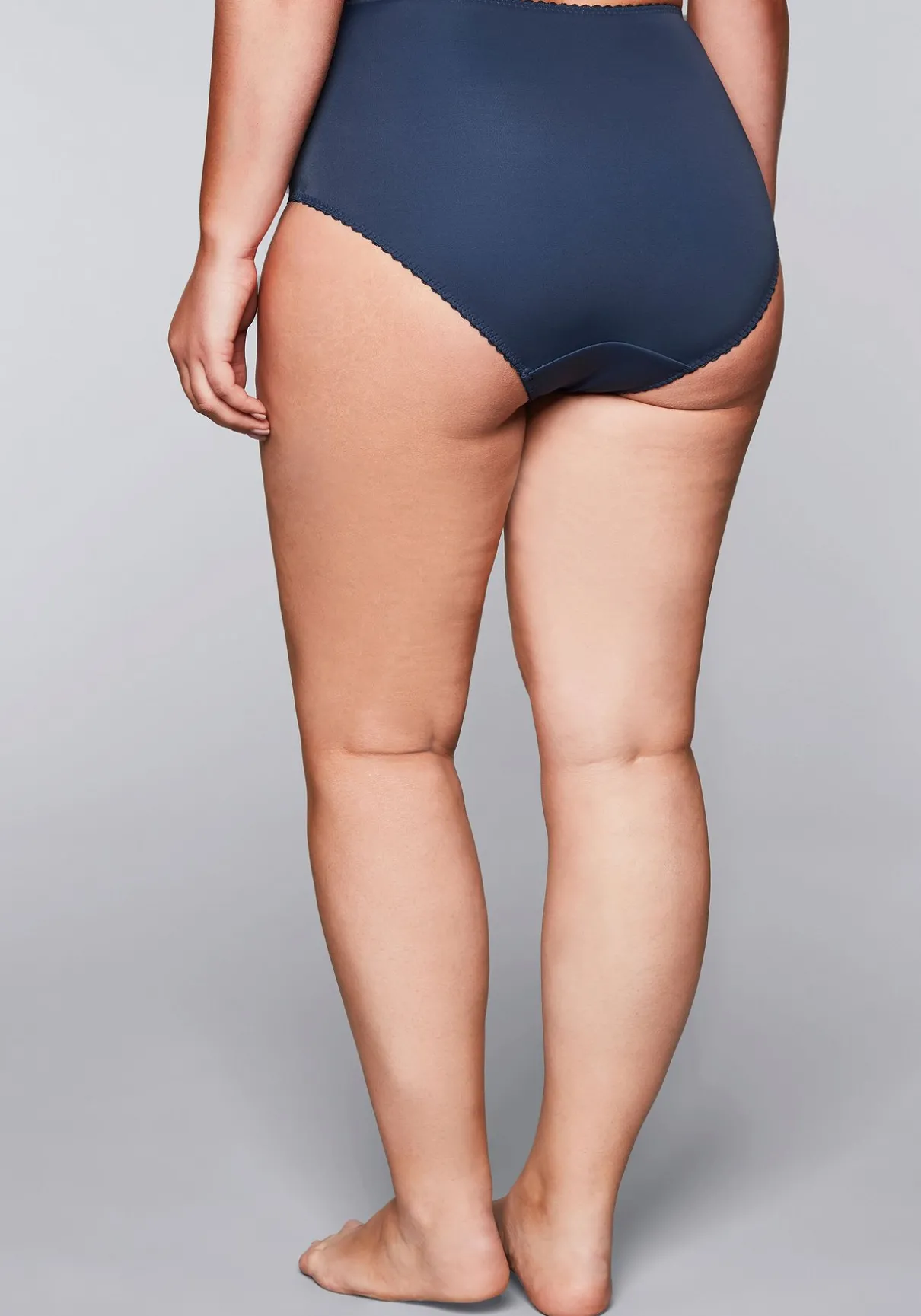 Taillenslip mit transparenter Spitze