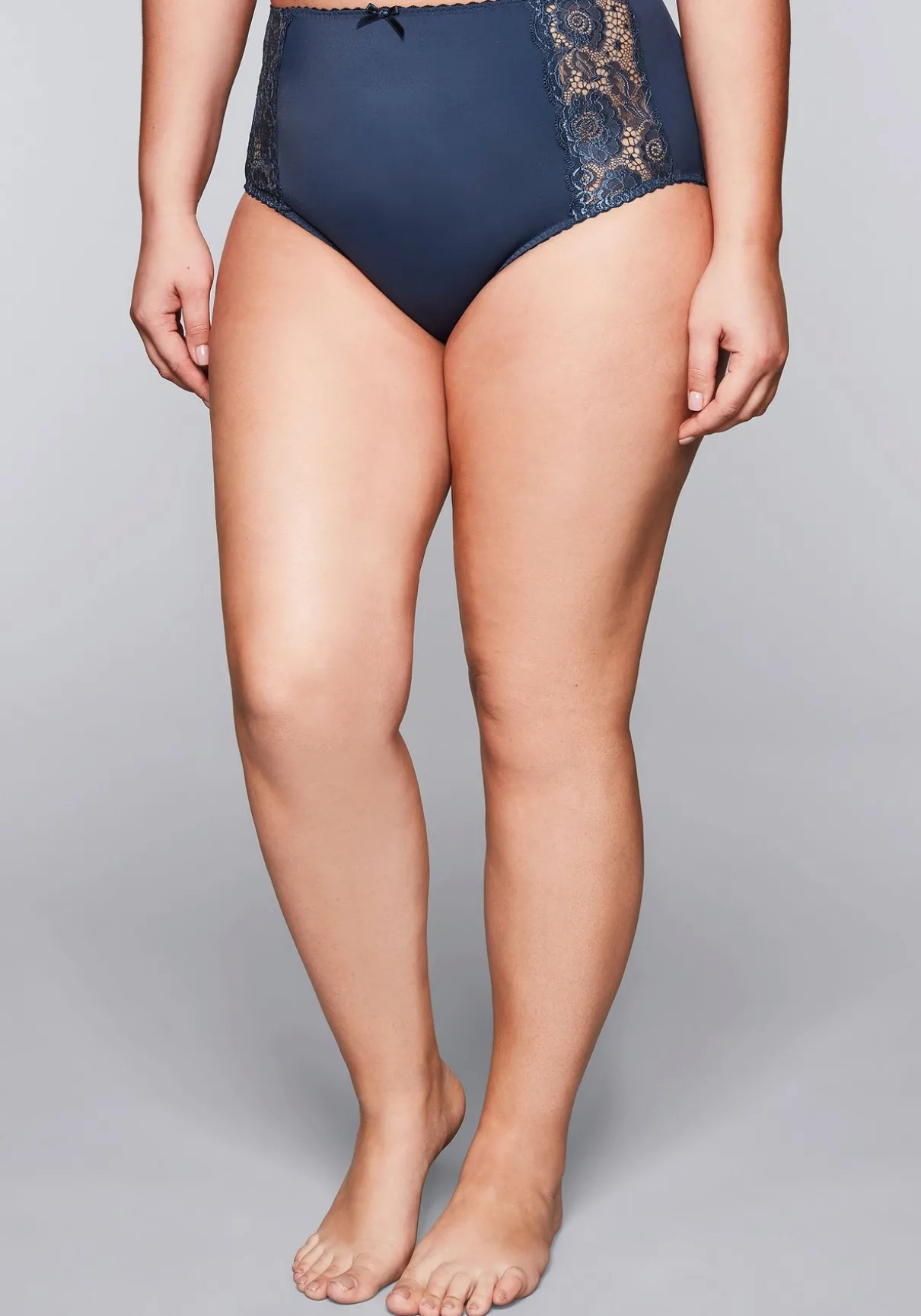 Taillenslip mit transparenter Spitze