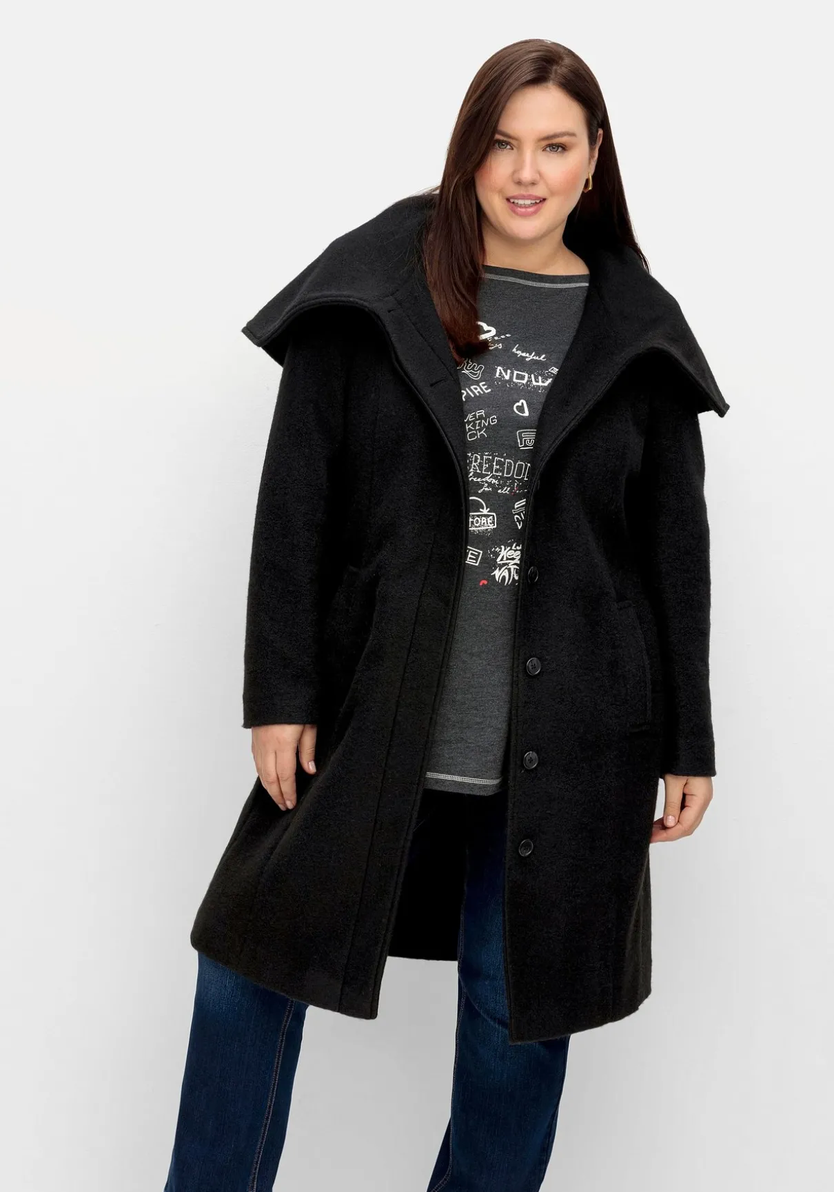 Taillierter Mantel mit großem Kragen und Wollanteil