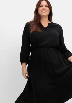 Tailliertes Kleid mit Taschen, in Strukturqualität